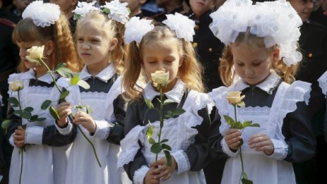 Напрегнато начало на учебната година в сепаратисткия изток на Украйна