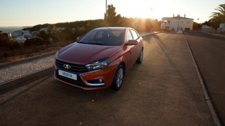 Lada показа върховата си Vesta