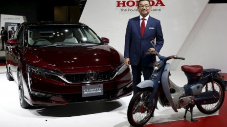 Honda представи сериен водороден автомобил 