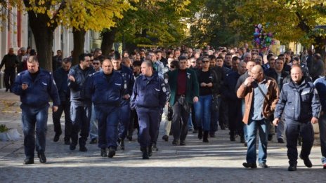 Въпреки обещанията – полицаите пак на пътя