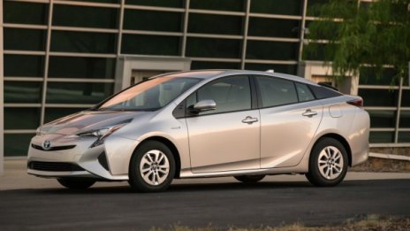 4,0 л/100 км е разходът на новия Prius