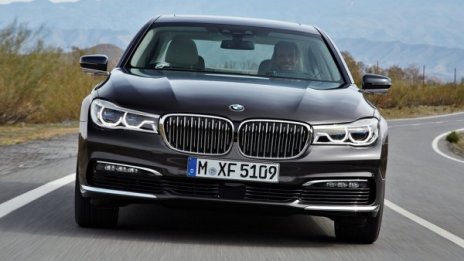 BMW 7-Series получава 2,0-литров двигател 