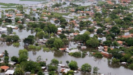 След водния ад в Парагвай – градче стана остров