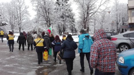 Бунт срещу съкращения на чистачки на Летище "София"