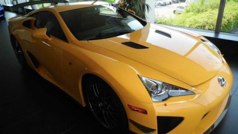 Продават Lexus LFA за 6,43 млн. евро