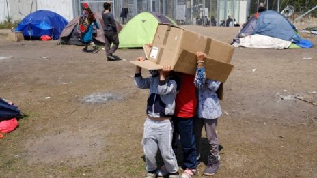 Половината от децата на бежанците не ходят на училище 