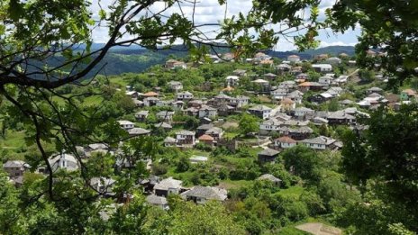 "Без будилник": Долен, където времето е спряло