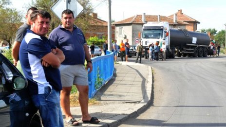 В Камено на бунт заради разбит път