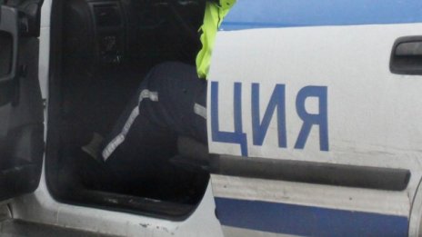 Задържаха 60 бежанци в София