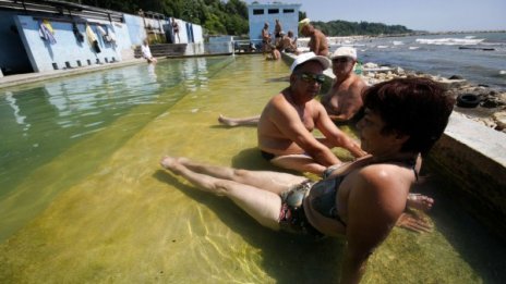 Варненци искат ток и охрана на "Топлата вода"