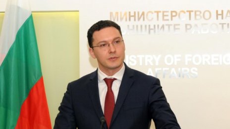 Митов отзовава консула ни в Кипър