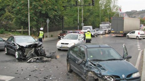 Жена пострада при катастрофа във Велико Търново