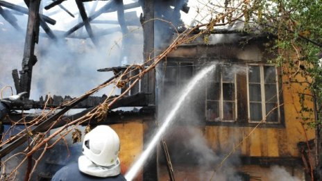 Мъж на 91 години загина в пожар в дома си