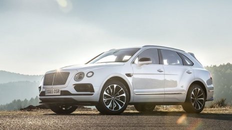 Bentley изтегля модели заради дефекти