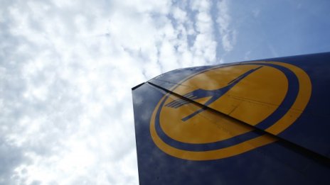 Lufthansa отмени близо 900 полета за днес