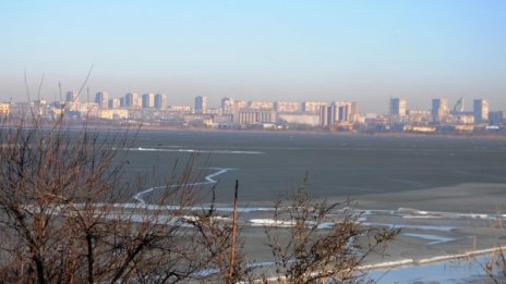 Слънчево и топло на Бъдни вечер, живакът скача до 7°