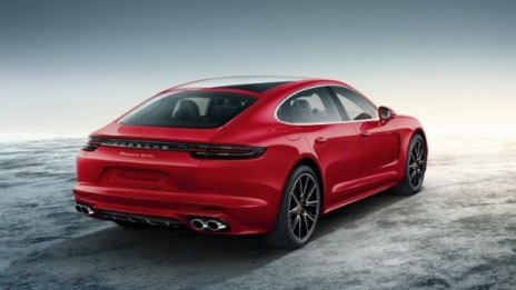 Най-мощното Porsche Panamera потъна в още по-голям лукс