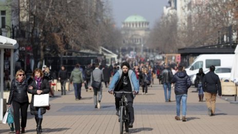 Във вторник още по-топло, живакът скача до 21°С 