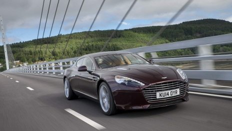 Aston Martin Rapide преминава на... ток