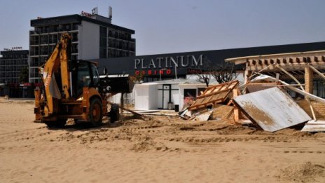 Преди лятото: Събарят 300 незаконни обекта в "Слънчев бряг"