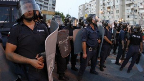 В Асеновград протестират за шеста поредна вечер