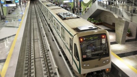 Късо съединение е причинило проблемите в метрото