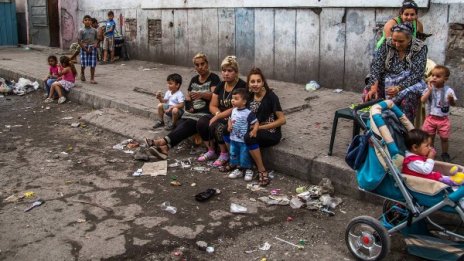 Столипиново – най-мръсното гето в Европа с луксозни апартаменти