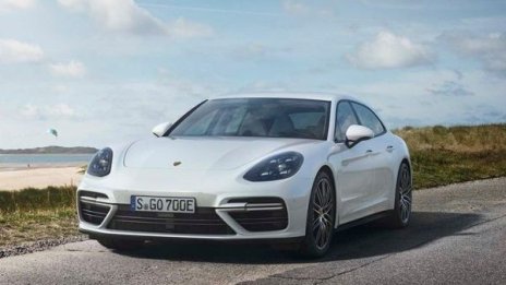 Porsche представи мощно комби с 680 коня!