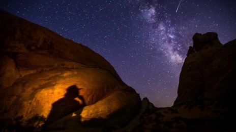 Паднали в топли води метеорити – донесли живота на Земята