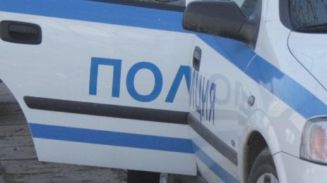 Арестуваха двама полицаи в София, прикривали дилъри