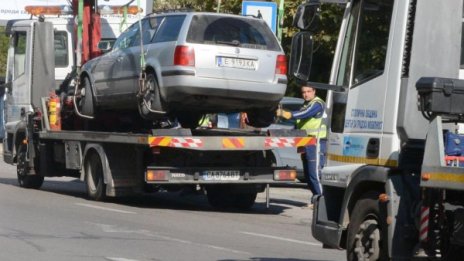 Паяците в "Младост" запълзяха: Да се вдигат ли коли без преглед?