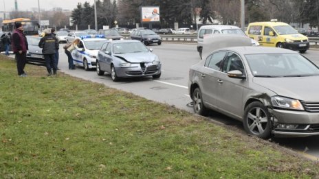 Три една в друга и тежък трафик на "Цариградско"