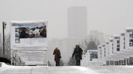 Седмицата започва със сняг и студ