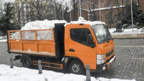 Заради снеговалежа: 166 машини са на терен в столицата