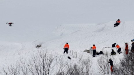 Лавина уби двама скиори в курорт в Апенините