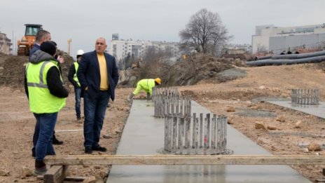 Борисов огледа строежа по бул. "Васил Левски" във Варна