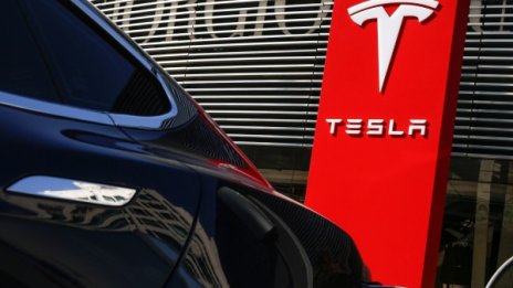 Tesla започва денонощна работа над Model 3