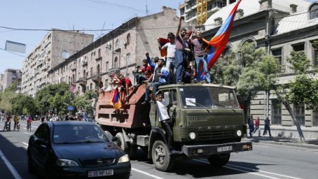 Външно съветва: Не ходете в Армения, опасно е!