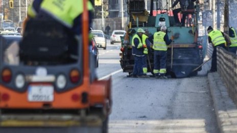 700 хил. квадрата дупки в градовете ще бъдат закърпени