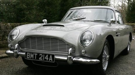 Aston Martin DB5 на Джеймс Бонд отива на търг