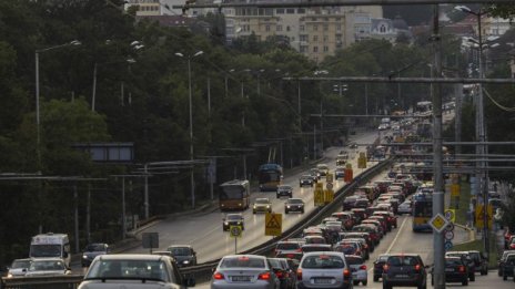  София: В колите - все повече, в автобуса - все по-малко