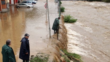 В бедстващите Смолян и Чепеларе положението се нормализира