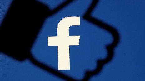 Вашингтон увеличава натиска над Facebook