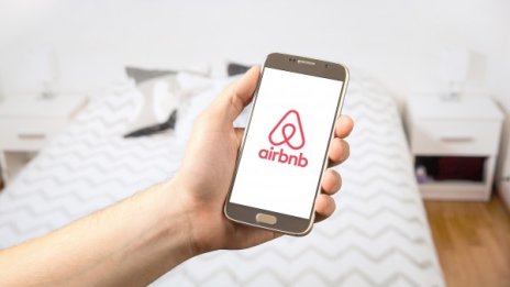 ЕС даде ултиматум на Airbnb: Или слагате пълни цени, или...