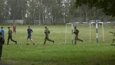 На лятна ваканция с автомат! Руските детски военни лагери