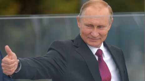 VIP сватбар: Путин кацна за сватбата на Карин Кнайсъл