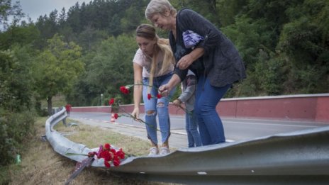 Тройна трагедия от ада в Своге: Баба и внуче мъртви, вуйчото бере душа