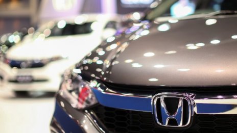 Поглед от бъдещето! Honda учи колите да "виждат" през стени