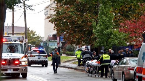 Осем убити при стрелба в синагога в Питсбърг