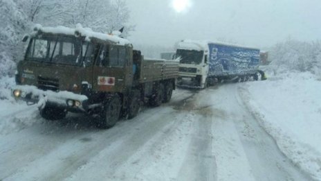 Тапа откъм Перник, ТИР-ове в плен край Монтана